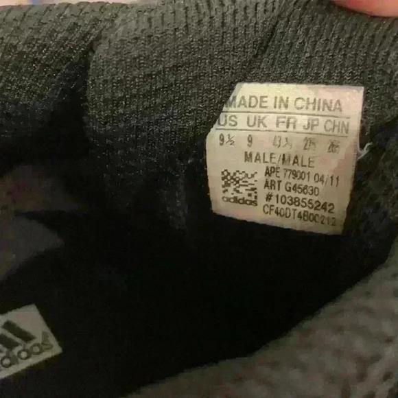 Adidas sneakers 9 1/2 - Picture 5 of 5